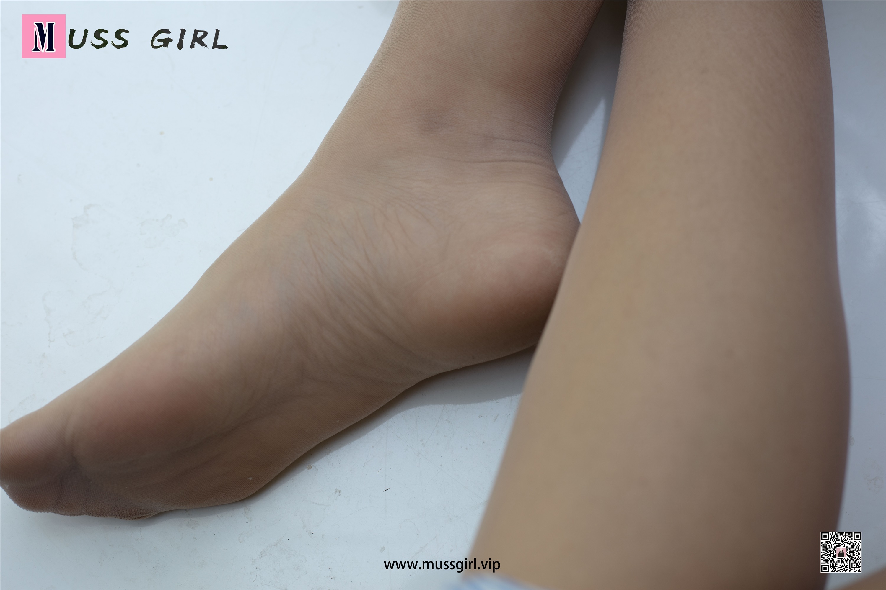 MussGirl慕丝女郎  NO.211 牛仔热裤肉丝美女